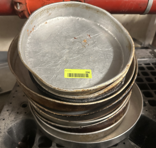 (9) ASSORTED DEEP DISH PIZZA PANS.