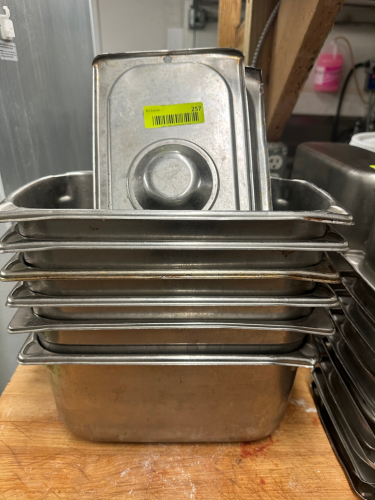 (6) 1/3 SIZE STAINLESS INSERTS W/ LIDS.