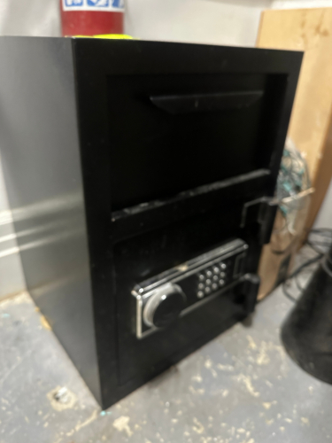 DROP SAFE WITH DIGITAL COMBO