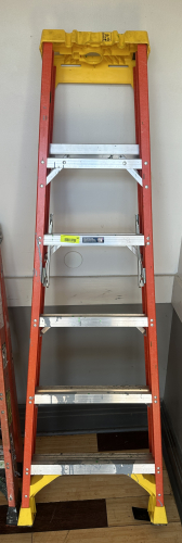 6' FIBERGLASS LADDER