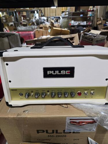 (1) GUITAR TUBE AMPLIFIER HEAD