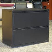 (1) LOCKING DRAWERS