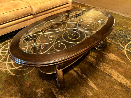 48" OVAL WOODEN COFFEE TABLE W/ GLASS INSERT TOP