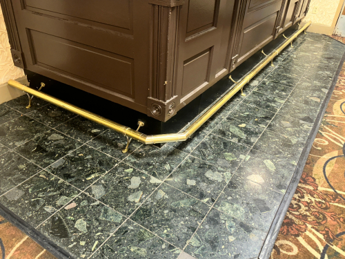 12' X 5' SECTION OF 2" METAL BAR RAIL IN POLISHED BRASS FINISH.