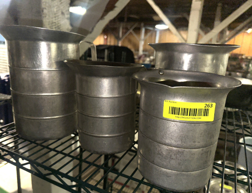 (4) PIECE ALUMINUM MEASURING CUP SET.