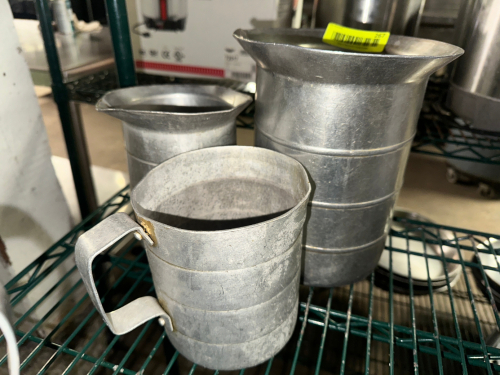 (3) PIECE ALUMINUM MEASURING CUP SET.