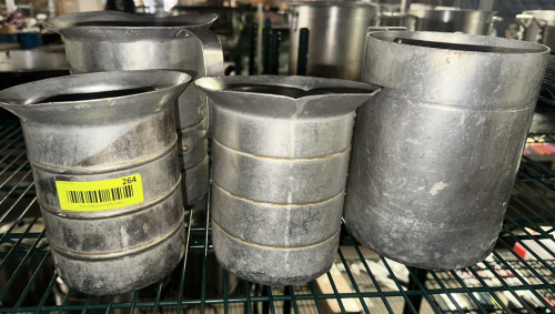 (4) PIECE ALUMINUM MEASURING CUP SET.