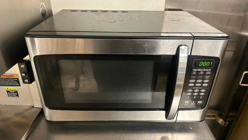 HAMILTON BEACH HOUSE HOLD MICROWAVE.