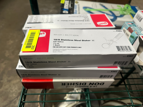 (6) STAINLESS SCOOPS ( NEW IN THE BOX )
