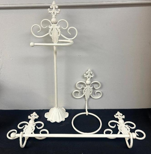 THREE PIECE BATHROOM HARDWARE KIT