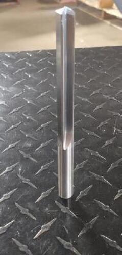 DESCRIPTION: (2) SOLID CARBIDE BORE DRILL INFORMATION: CJT 15405312 RETAIL$: $ 29.76 EA SIZE: 17/32" QTY: 2