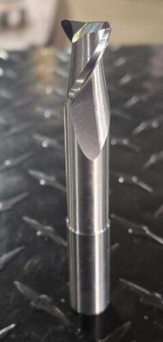 DESCRIPTION: (4) REDUCED SHANK ROUGHING/FINISHING END MILL INFORMATION: DATA FLUTE HVMM20500 RETAIL$: $ SIZE: .5 CUT DIA, .750 LOC QTY: 4