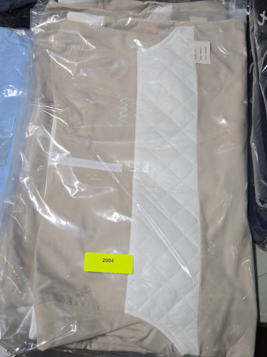 (4) LIGHT WEIGHT HOODIE