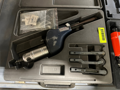 DYNABRADE PNEUMATIC DIE GRINDER KIT WITH ASSORTED ATTACHMENTS