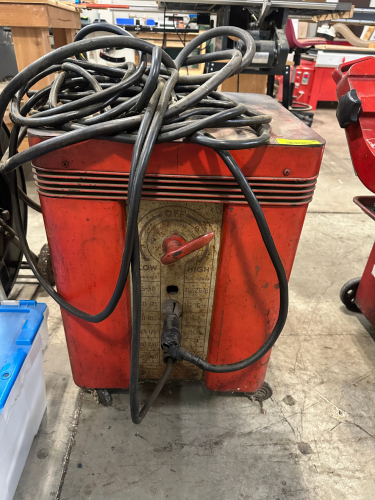 VINTAGE HEAVY DUTY WELDER W/ LEAD