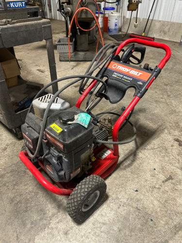 TROY BILT 3000 PSI GAS POWERED PRESSURE WASHER.