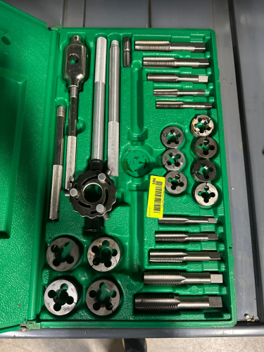 AMERICAN TOOL TAP AND DIE SET.