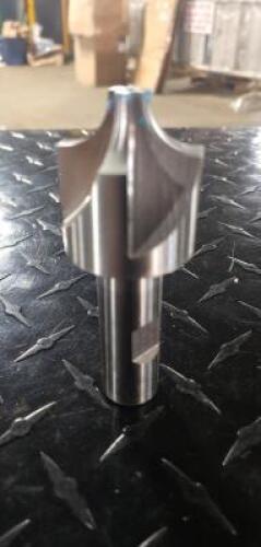DESCRIPTION: (1) CORNER ROUNDING HSS END MILL INFORMATION: NIAGARA 14320 RETAIL$: $134.41 SIZE: 3/4" SHANK 7/16" RADIUS QTY: 1
