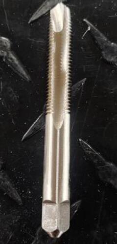 DESCRIPTION: (5) HSS SPIRAL POINT TAPS INFORMATION: KENNAMETAL 1542586 RETAIL$: $13.91 SIZE: 5/16-24 UNF QTY: 5