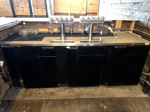 BEVERAGE AIR THREE DOOR DRAFT BEER BOX W/ (2) 5GROUP STAINLESS TAP HEADS.