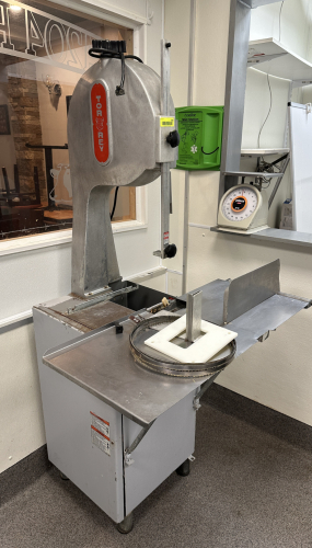TORREY ST-295-PEU VERTICAL BAND SAW DESIGNED FOR MEAT/BONE PROCESSING. HEAVY-DUTY STAINLESS STEEL CONSTRUCTION WITH SAFETY GUARDS AND INCLUDED PUSH FIXTURES. ETL/NSF LISTED FOR FOOD SERVICE USE, 1.5 HP MOTOR.