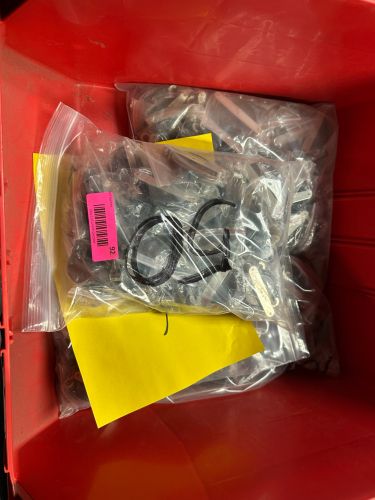 PLASTIC TOTE AND CONTENTS - SINGLE PULLEYS