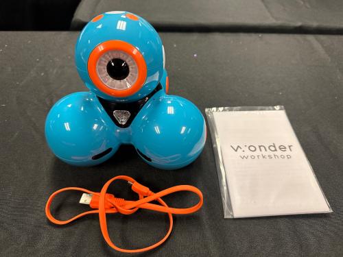 (3) WONDER WORKSHOP DASH ROBOTS WITH CHARGING CORDS