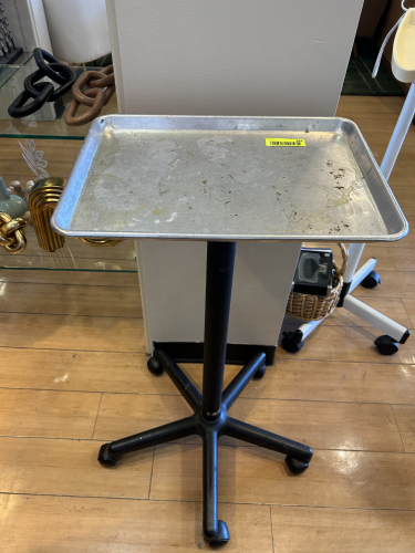 ROLL ABOUT BEAUTICIANS TRAY STAND / WORK STAND.