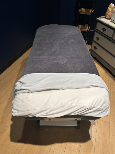 EARTHLIGHT ELLORA 30" ELECTRIC LIFT MASSAGE TABLE