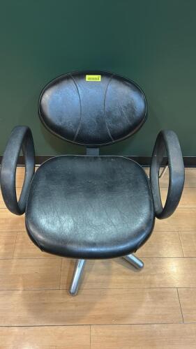 BLACK SHAMPOO CHAIR