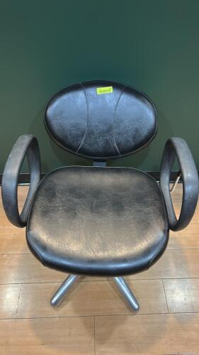 BLACK SHAMPOO CHAIR