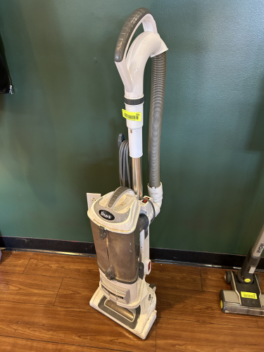 SHARK VACUUM CLEANER