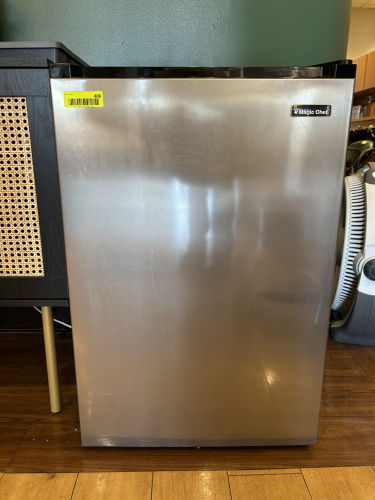 MAGIC CHEF STAINLESS MINI FRIDGE