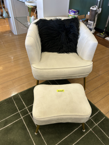 WHITE UPHOLSTERED ARM CHAIR W. OTTOMAN AND BLACK ACCENT PILLOW