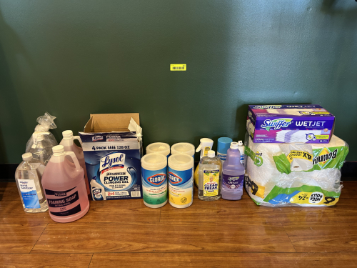 (1) LARGE LOT OF ASSORTED CLEANING SUPPLIES AND CHEMICALS.