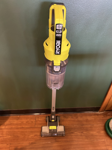 RYOBI CORDLESS VACUUM CLEANER / FLOOR CLEANER
