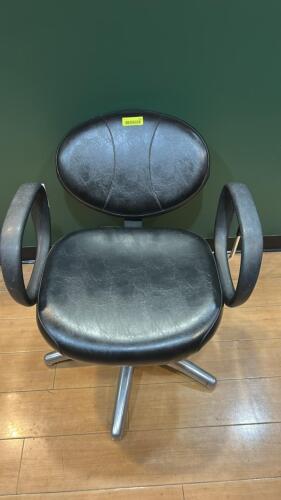 BLACK SHAMPOO CHAIR