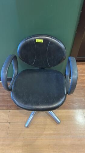 BLACK SHAMPOO CHAIR
