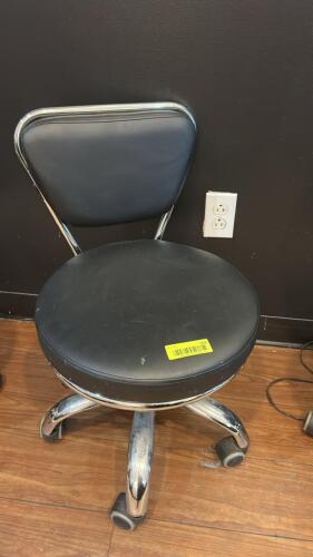 NAIL TECH STOOL