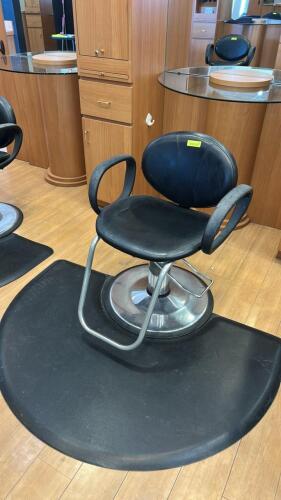 STYLIST CHAIR WITH FLOOR MATT