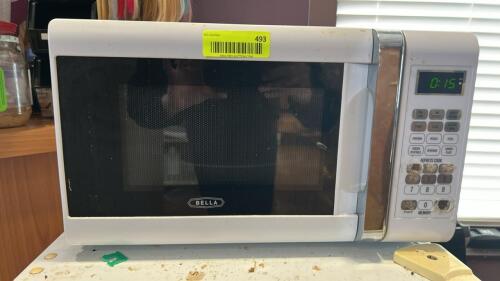 BELL 700 WATT MICROWAVE.
