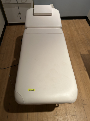 EARTHLIGHT BASICS TILT LIFT MASSAGE TABLE