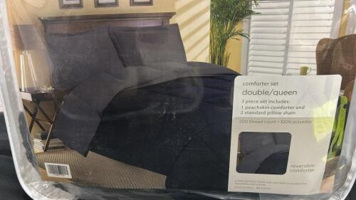 (1) NEW DOUBLE/ QUEEN NAVY/ GREY COMFORTER SET