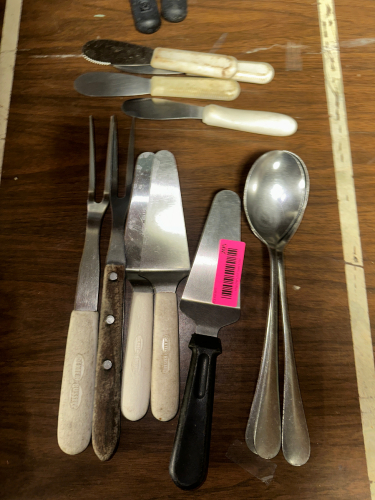 (1) LOT OF ASSORTED UTENSILS