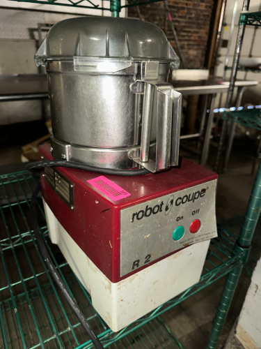 ROBOT COUPE R2 FOOD PROCESSOR.