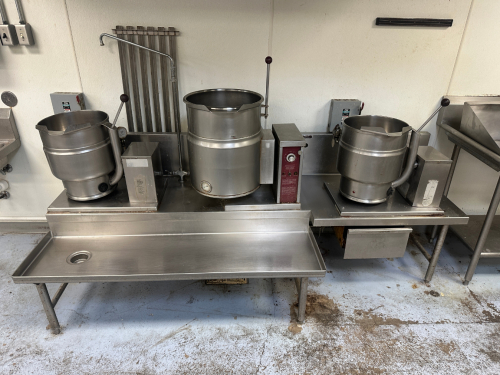 8' HEAVY DUTY STAINLESS KETTLE STAND.