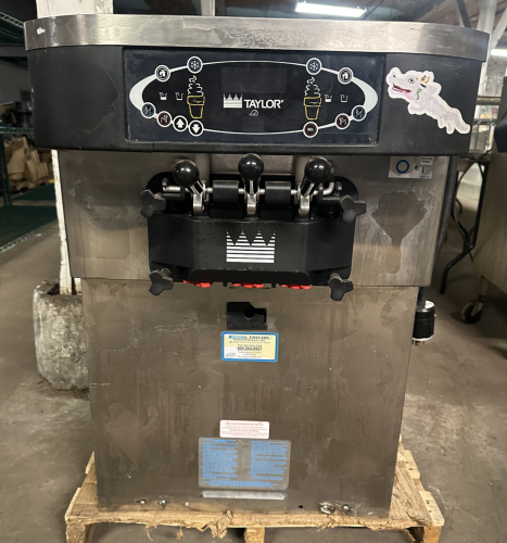 TAYLOR CROWN C723-33 SOFT SERVE ICE CREAM MACHINE
