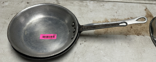 (2) 8" SKILLETS.