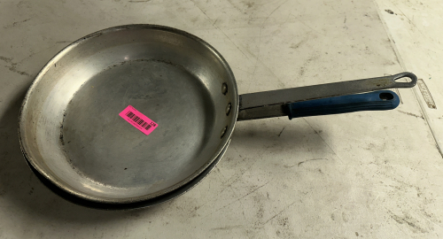 (2) 10" SKILLETS.
