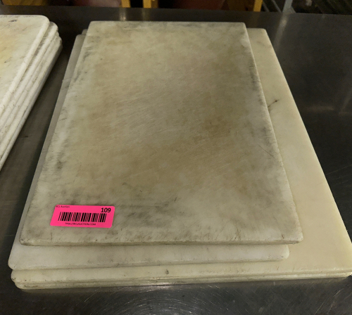 (4) ASSORTED PLASTIC CUTTING BOARDS.